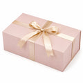 Scatola regalo 30 x 20 x 10 cm in cartoncino rosa cipria con nastro satinato avorio - confezione elegante