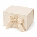 Scatola regalo 20 x 20 x 12 cm in cartone avorio con nastro decorativo